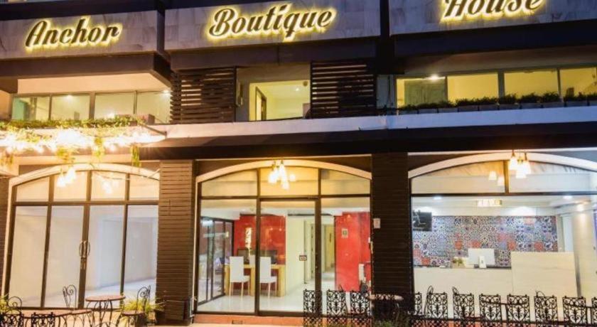 Anchor Boutique House Hotel Patong Buitenkant foto