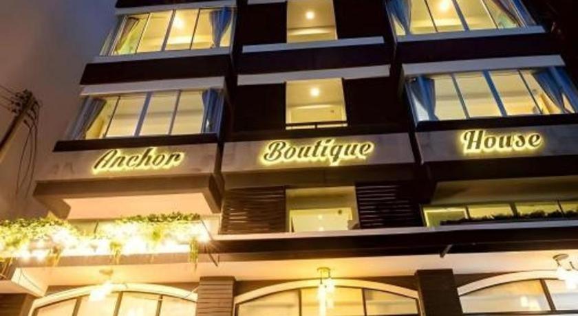 Anchor Boutique House Hotel Patong Buitenkant foto